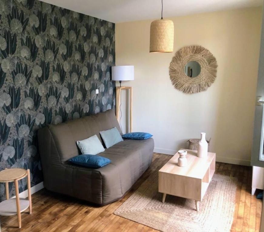 Logement A Brive Avec Terrasse Et Climatisation - Pres De La Gare Et Du Centre-Ville - Wifi Et Stationnement Gratuit Exteriér fotografie